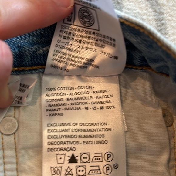 Levi’s 501 High Rise Cutoff Shorts - Picture 5 of 5